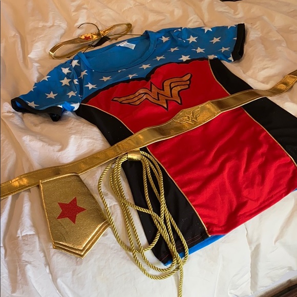 DC Comics Other - Wonder Woman shirt, belt, arm pieces, head band DC Comics Other - Wonder Woman shirt, belt, arm pieces, head band